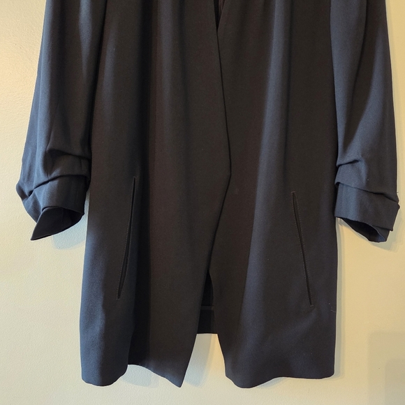 Aritzia Babaton Power Hip Blazer Classic Black Open Front Casual Size US 6. - Picture 9 of 15